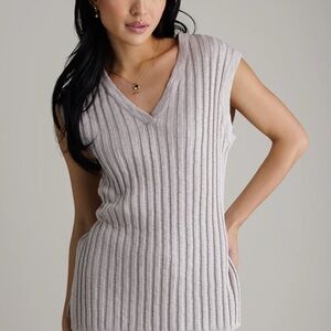 Elegant Cream Ribbed Skirt Set